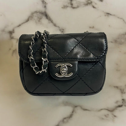 Chanel - Sac rabat petit carré - Les Folies d&