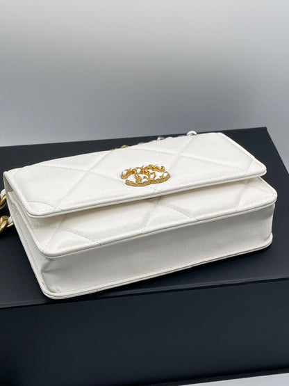 Chanel - Sac wallet on chain 19 blanc - Les Folies d&