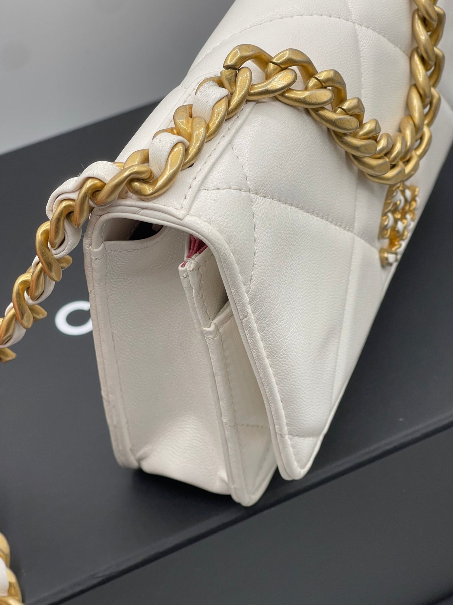 Chanel - Sac wallet on chain 19 blanc - Les Folies d&