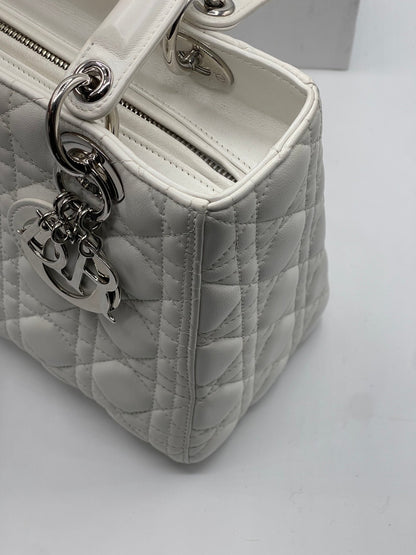 Dior - Sac Lady Dior MM blanc - Les Folies d&