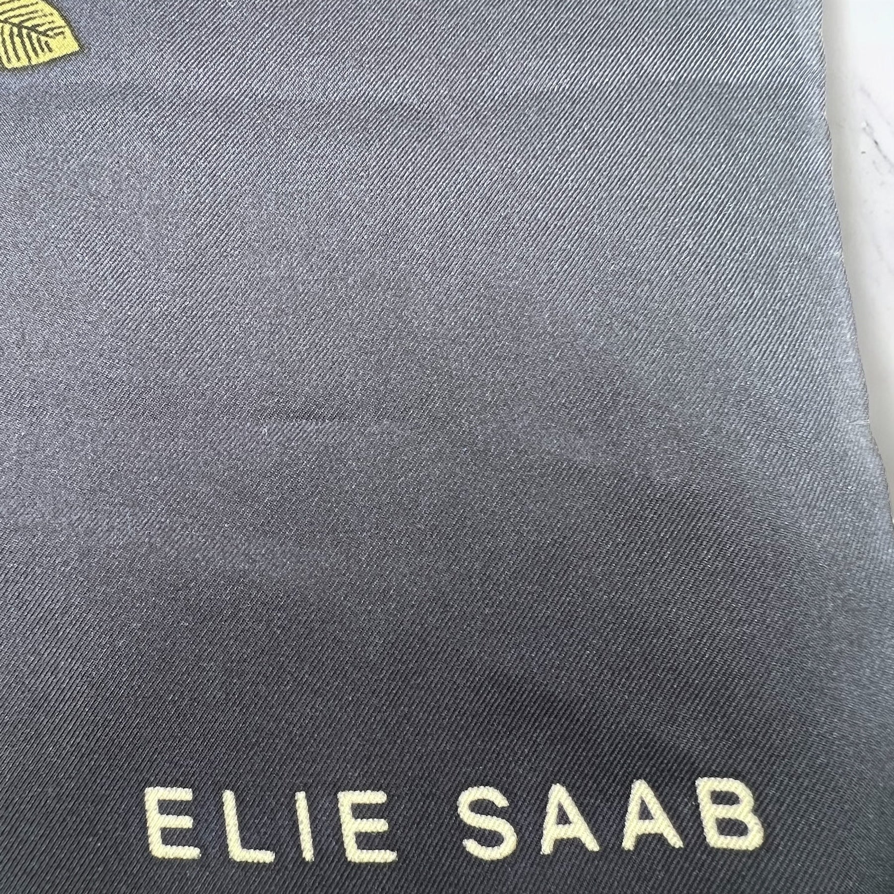 Elie Saab Carré à fleurs Bleu M - Les Folies d&