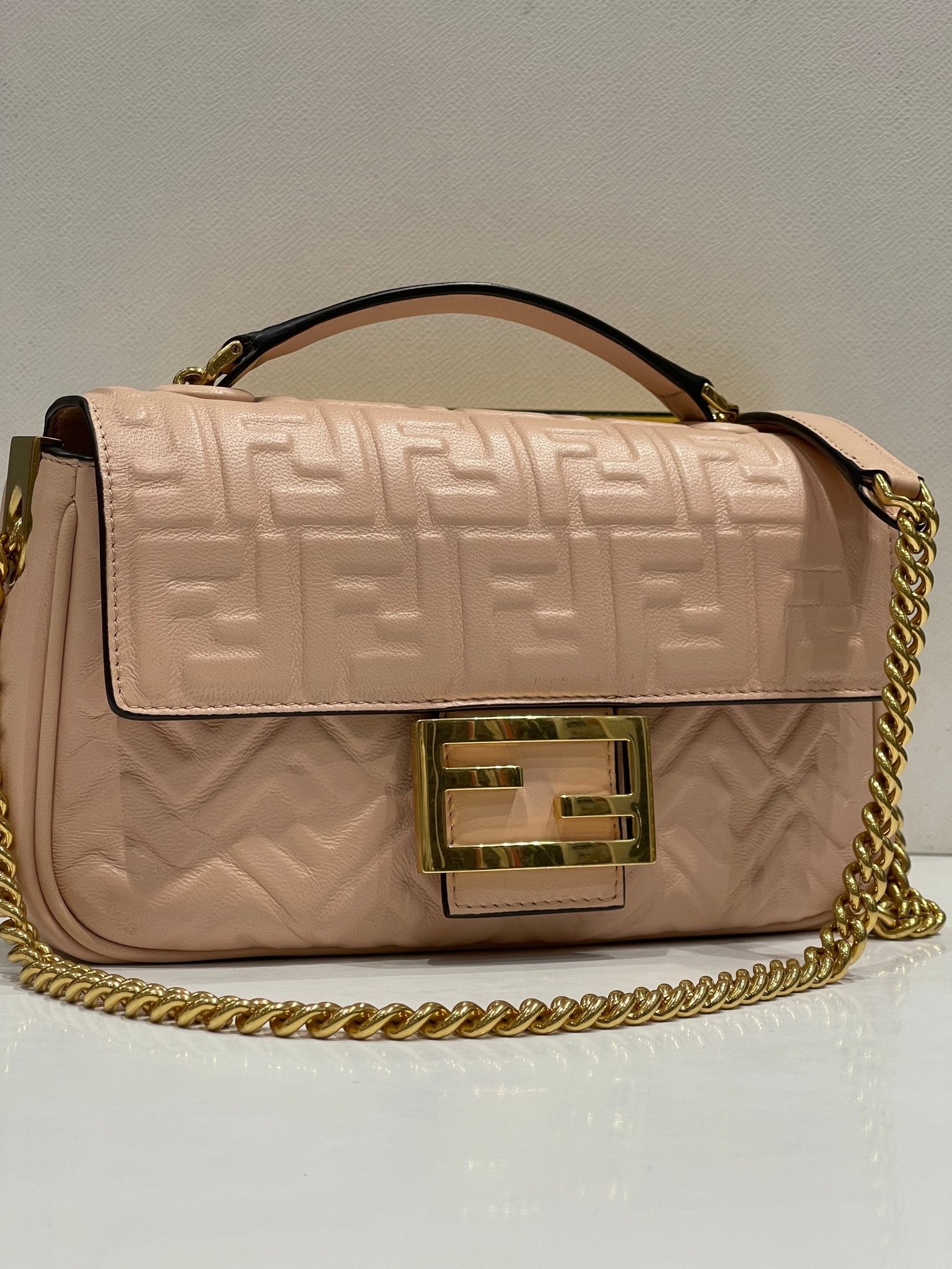 Fendi Mini Tasche mit Baguette Kette