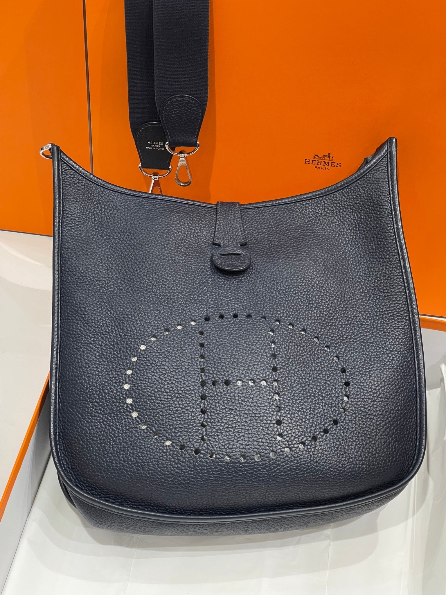 Hermès - Sac Evelyne 33 Bleu de Prusse - Les Folies d&