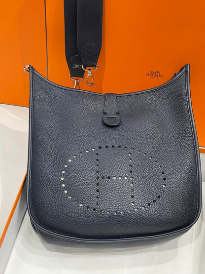 Hermès - Sac Evelyne 33 Bleu de Prusse - Les Folies d&