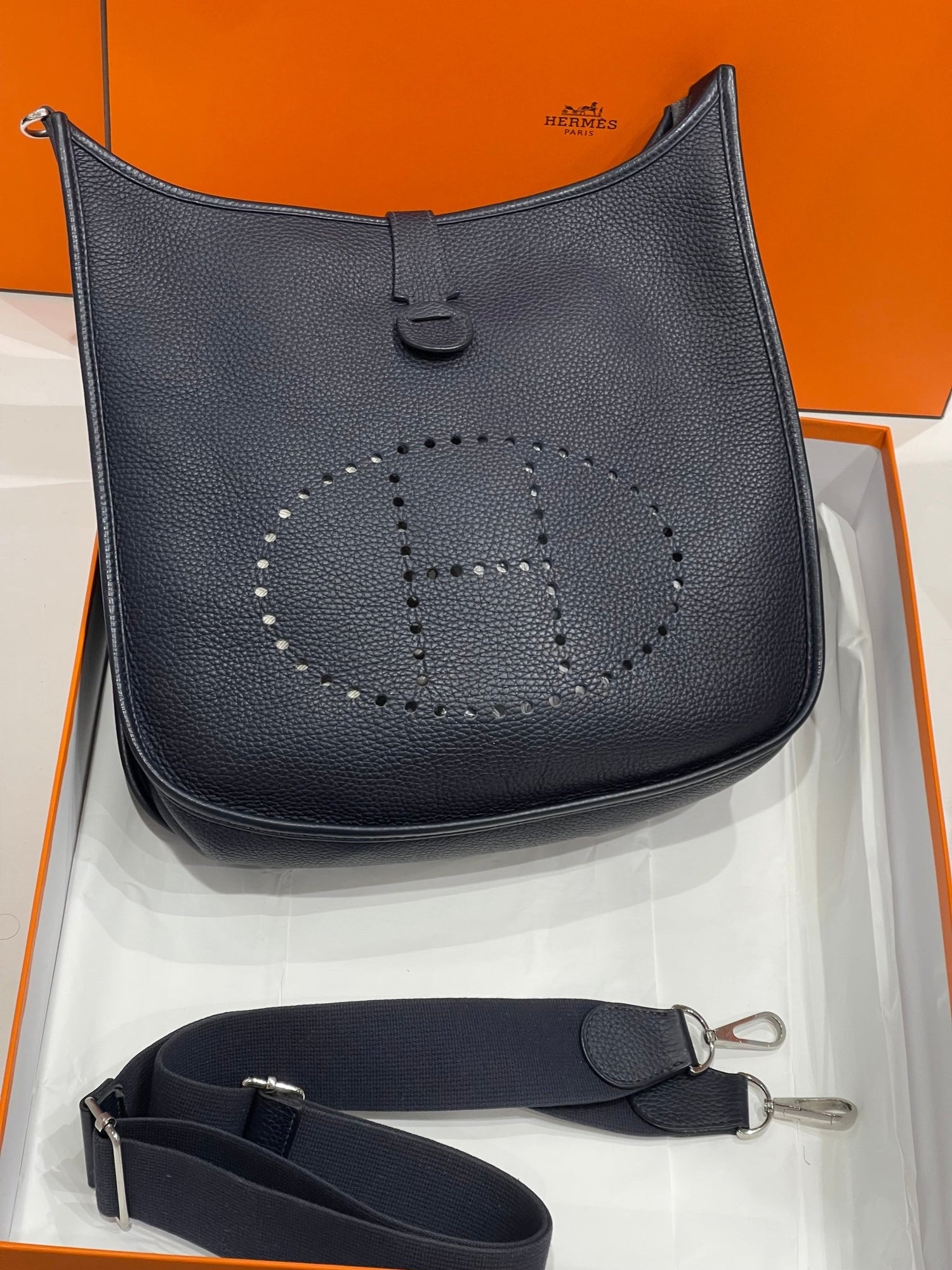 Hermès - Sac Evelyne 33 Bleu de Prusse - Les Folies d&