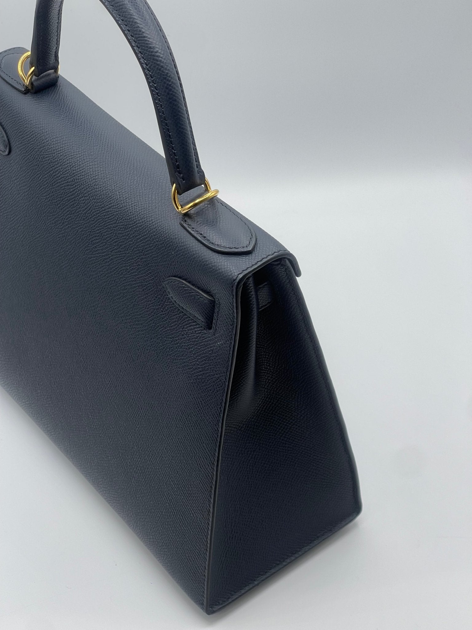 Hermès - Sac Kelly 28 sellier bleu indigo - Les Folies d&