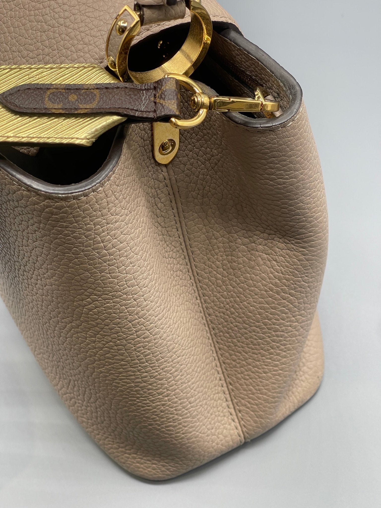 Louis Vuitton - Sac Capucine MM galet - Les Folies d&