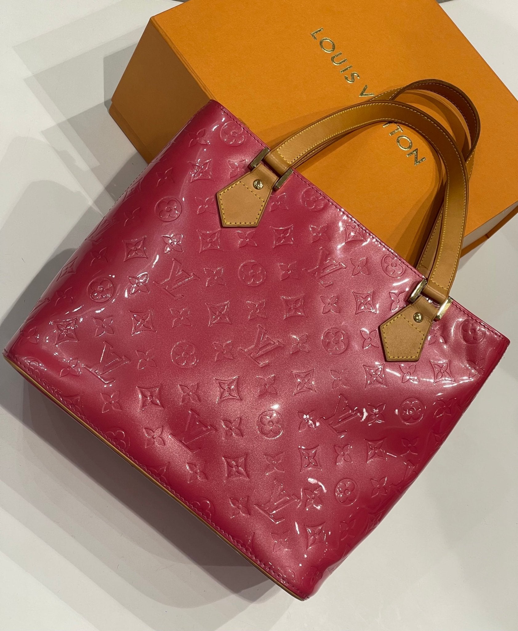 Louis Vuitton - Sac Houston cuir verni monogramme rose - Les Folies d&