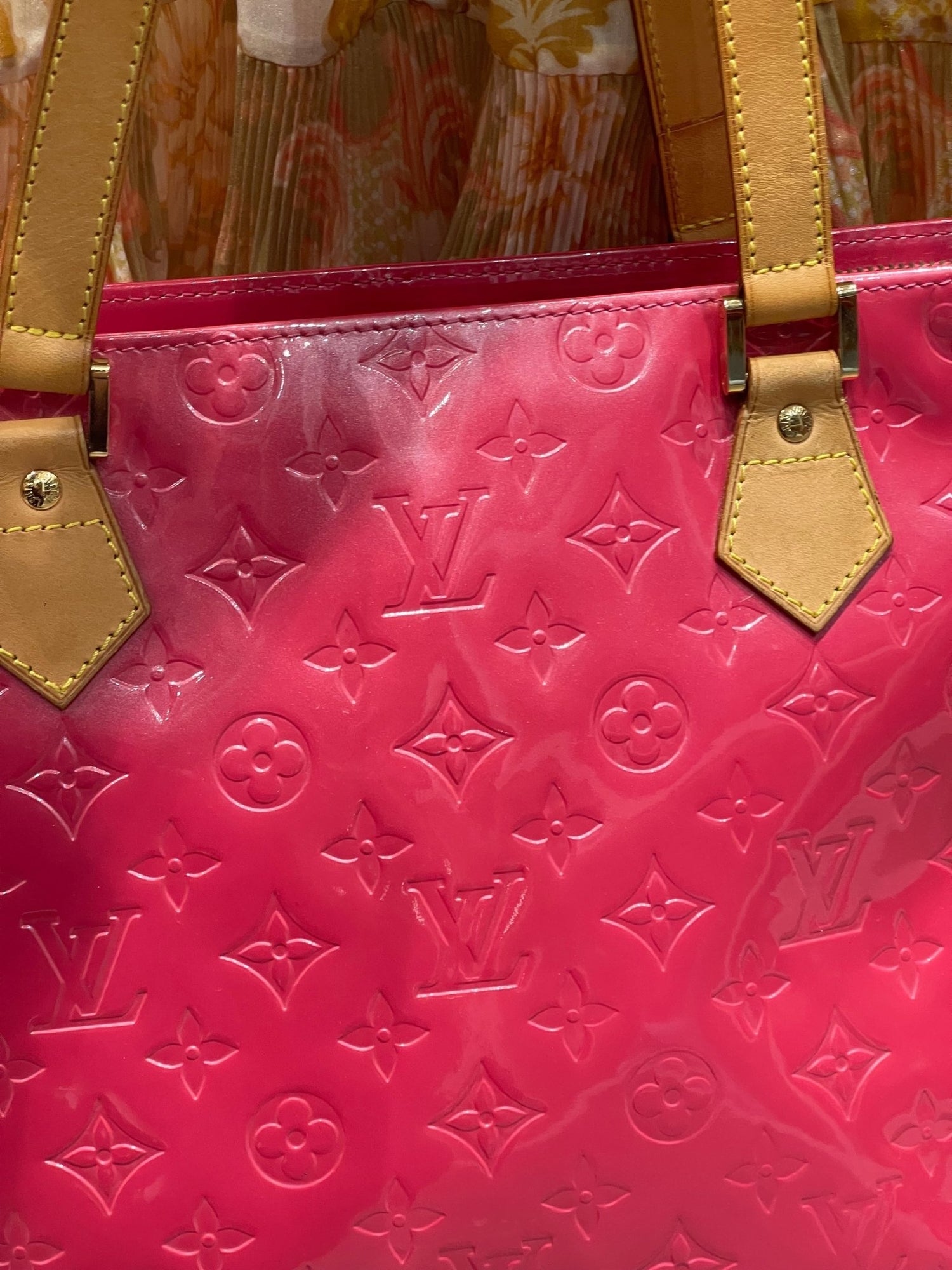 Louis Vuitton - Sac Houston cuir verni monogramme rose - Les Folies d&