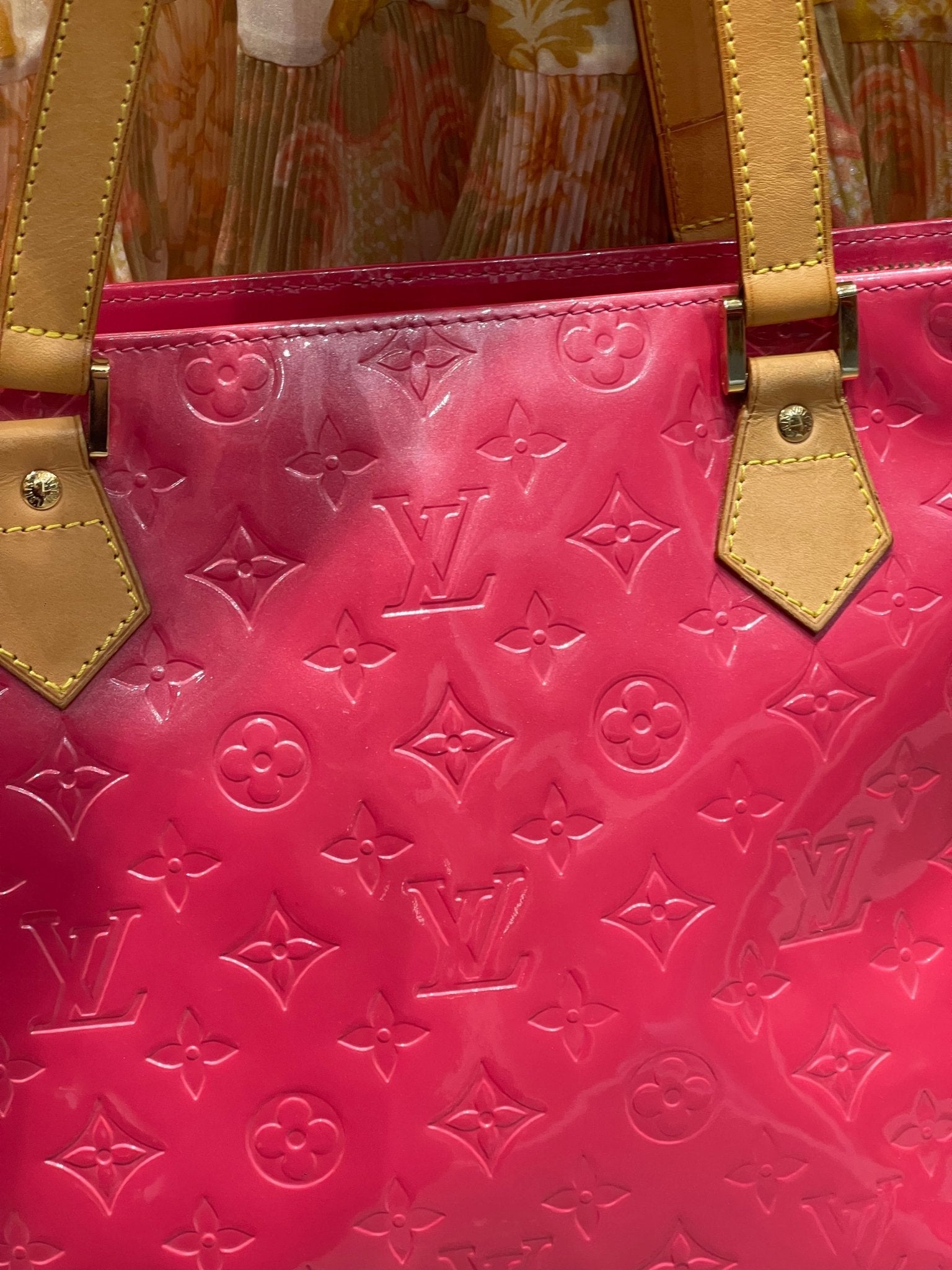 Louis Vuitton - Sac Houston cuir verni monogramme rose - Les Folies d&