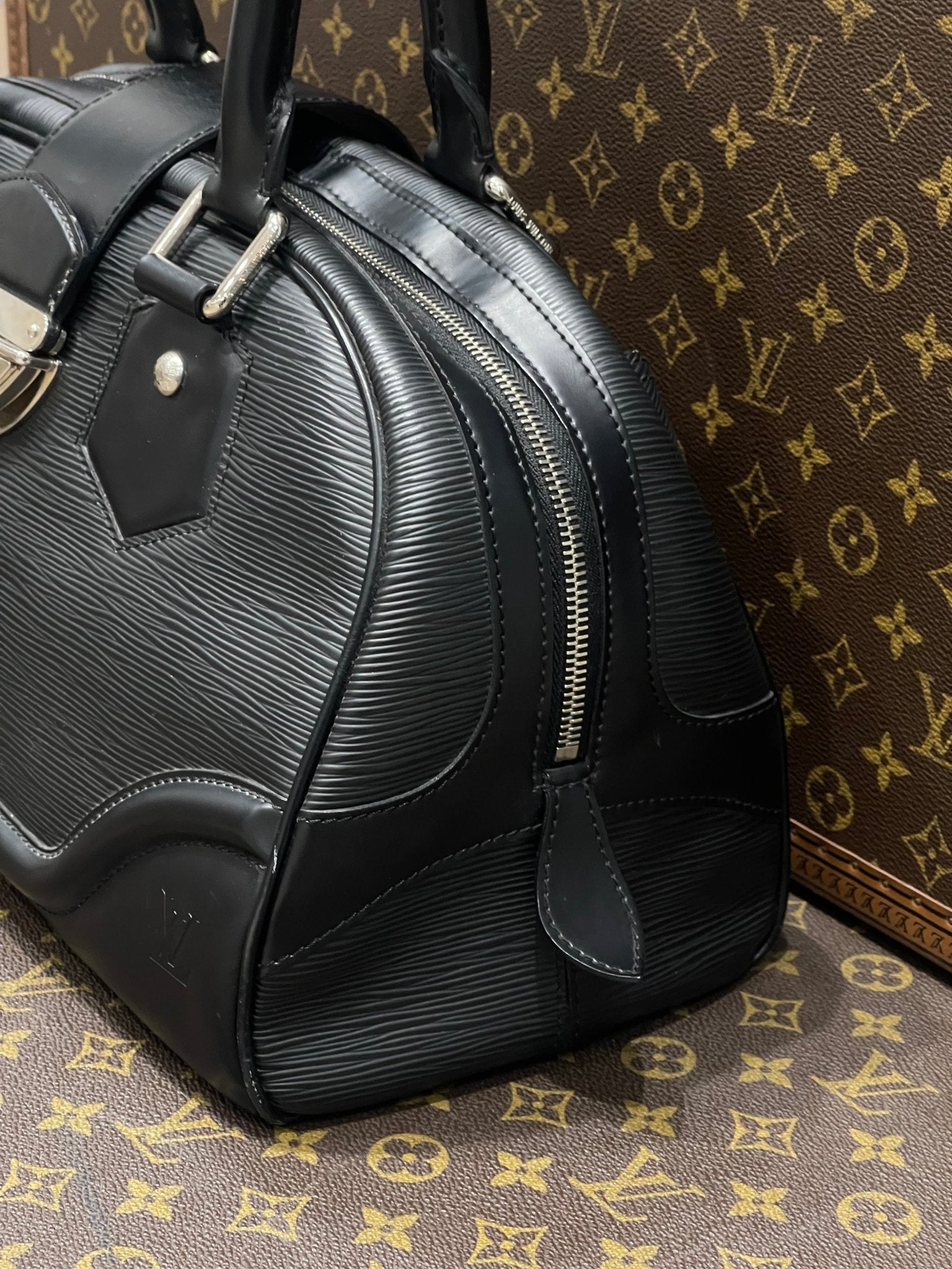 Louis Vuitton - Sac Montaigne Bowling GM cuir épi noir - Les Folies d&