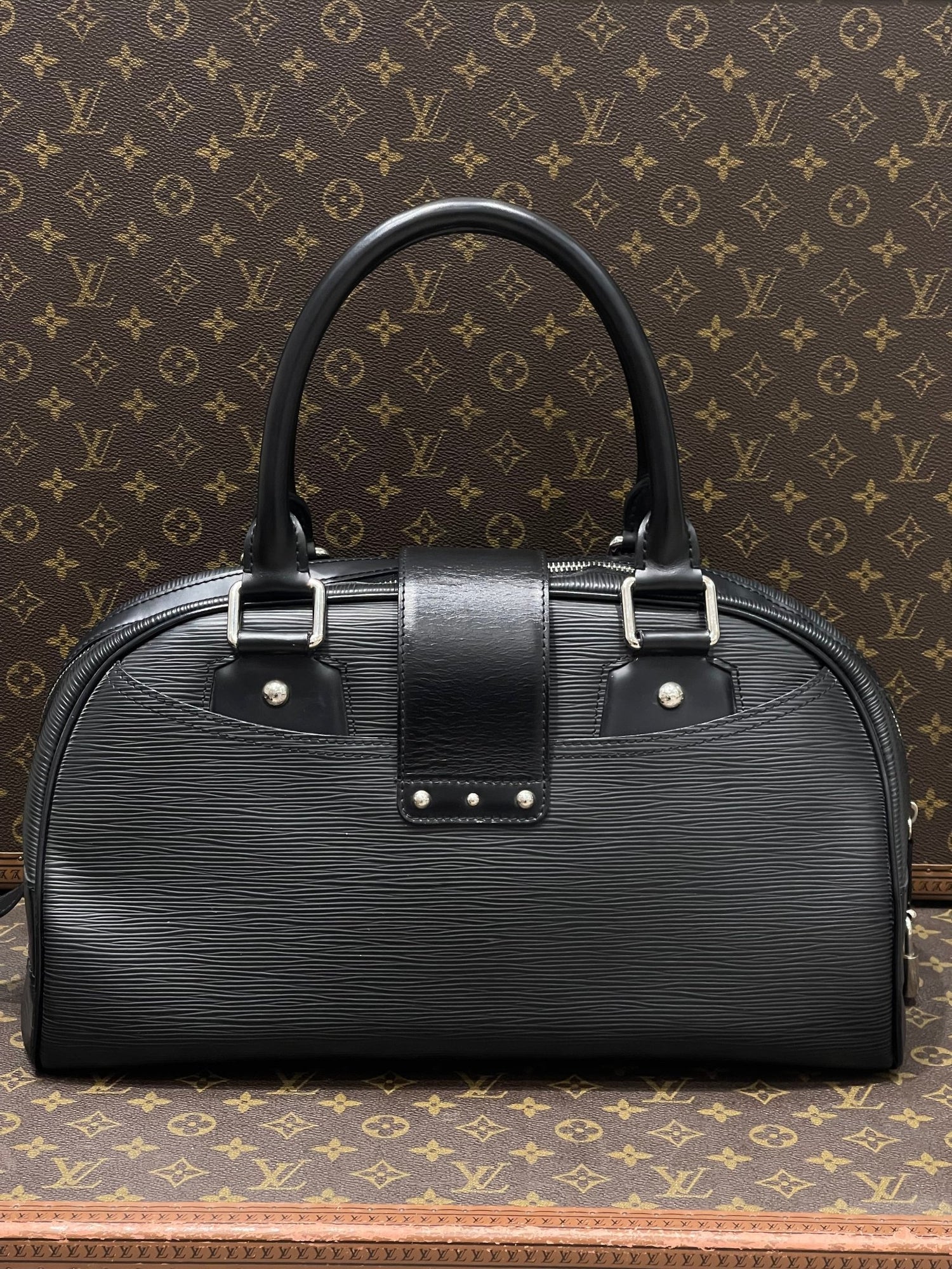 Louis Vuitton - Sac Montaigne Bowling GM cuir épi noir - Les Folies d&