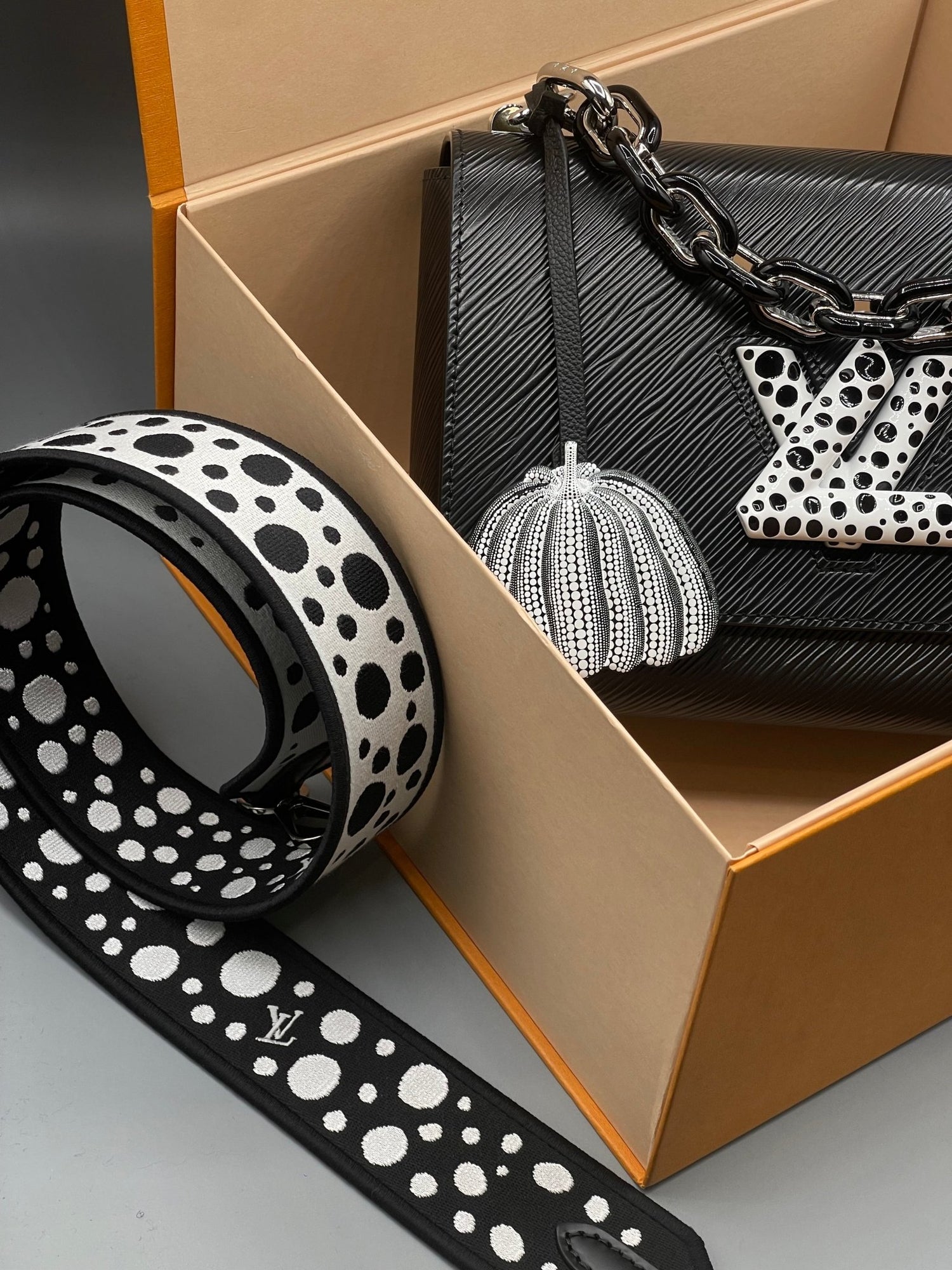 Louis Vuitton x Yayoi Kusama - Sac Twist MM édition limitée - Les Folies d&