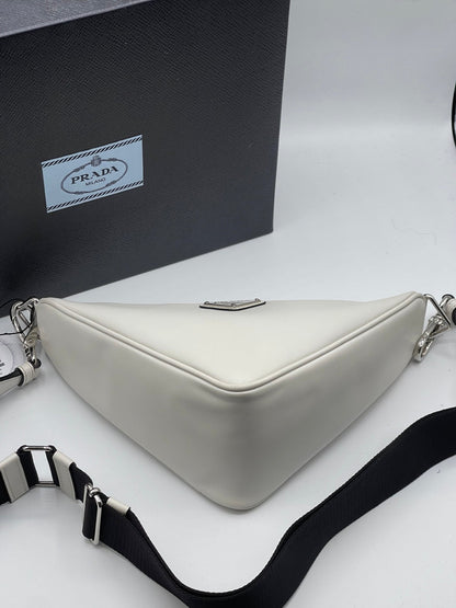 Prada - Sac bandoulière Triangle blanc - Les Folies d&