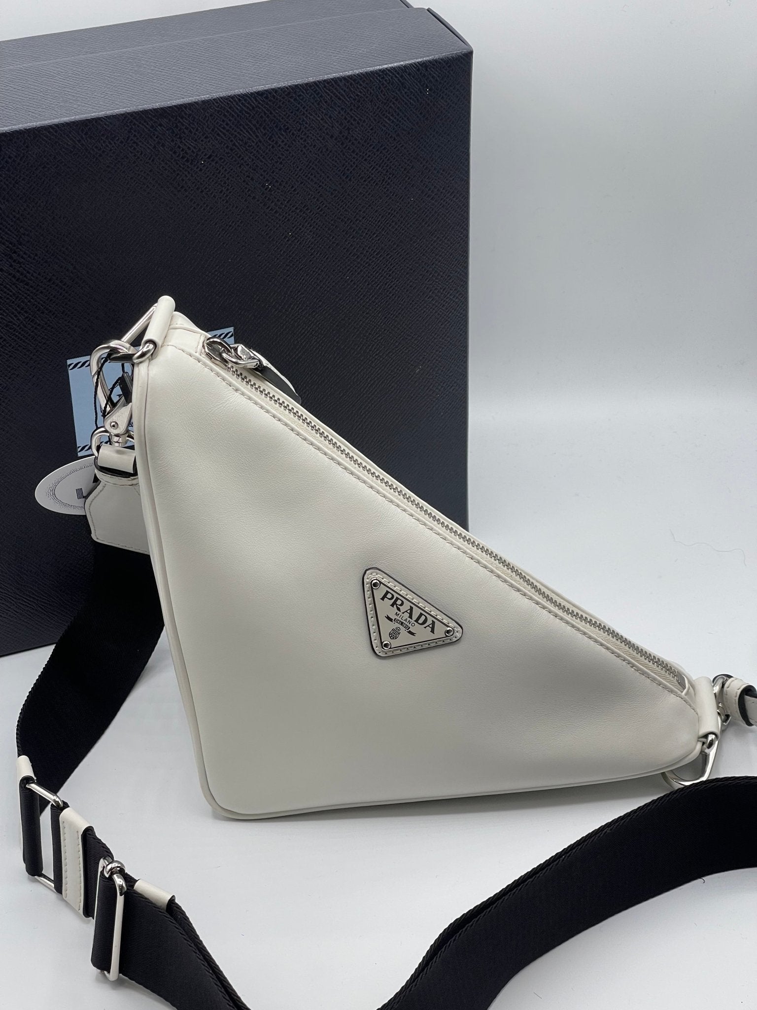 Prada - Sac bandoulière Triangle blanc - Les Folies d&