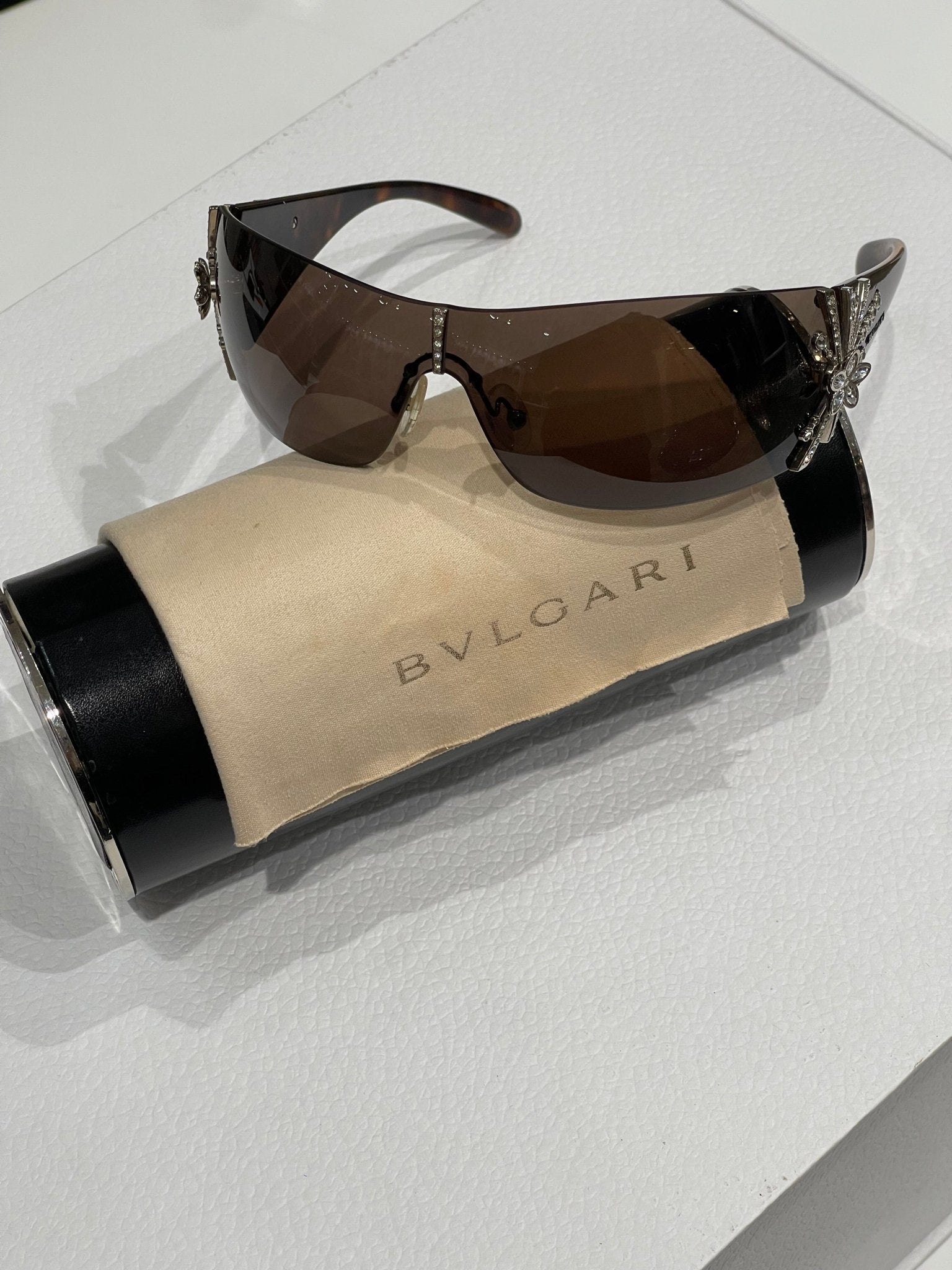 Bvlgari deals glasses with Swarovski crystals