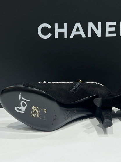 Chanel - boots daim, noir et blanc ￼ - Les Folies d&