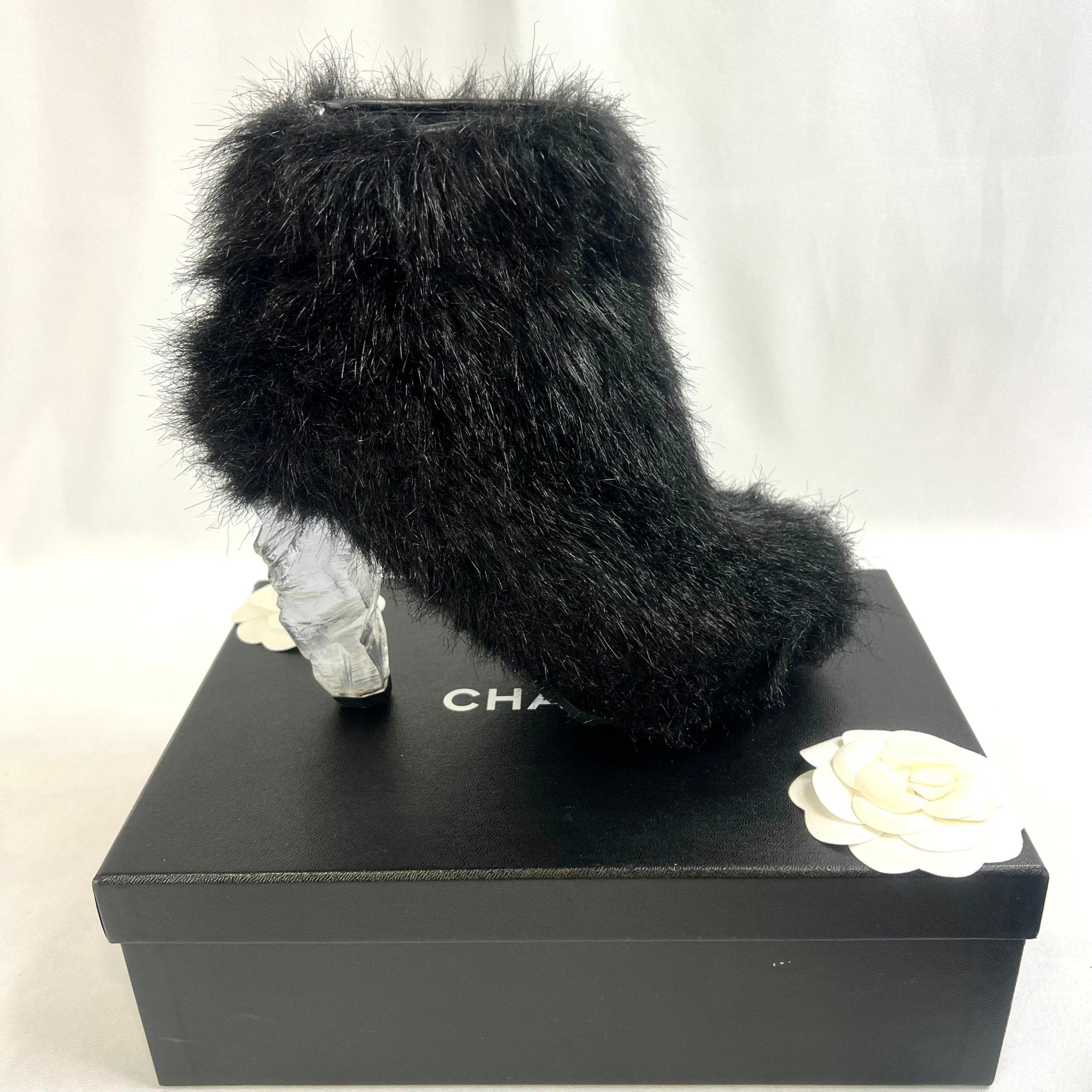 Chanel Yeti Boots T.39