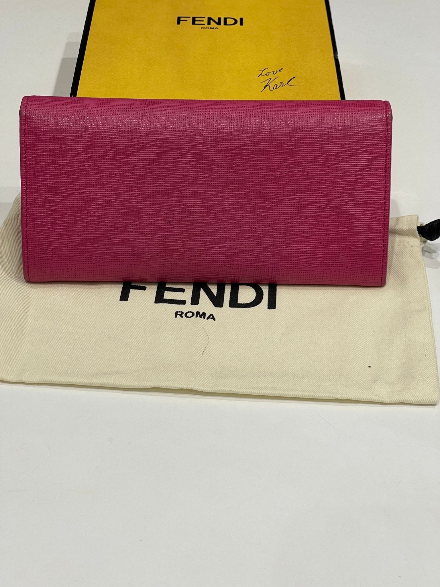 Fendi wallet pink hotsell