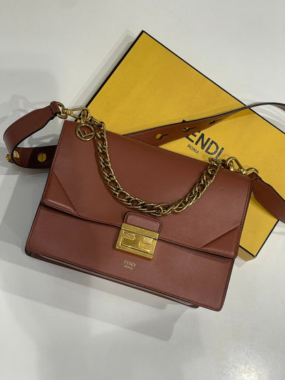 Fendi - Sac Kan U MM marron - Les Folies d&