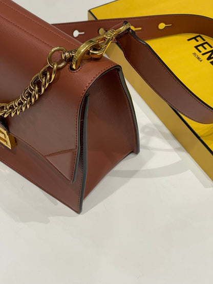 Fendi - Sac Kan U MM marron - Les Folies d&