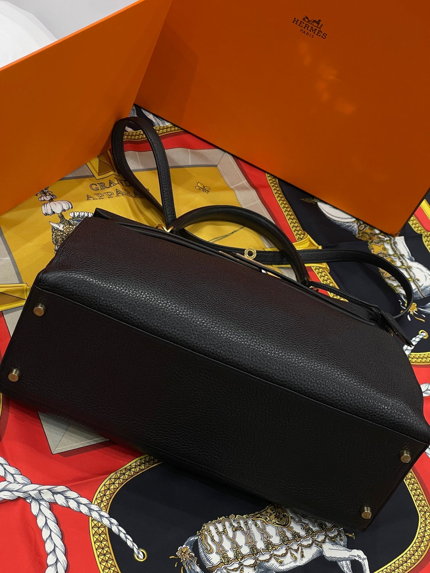 Hermès - Sac Kelly 35 retourné noir - Les Folies d&