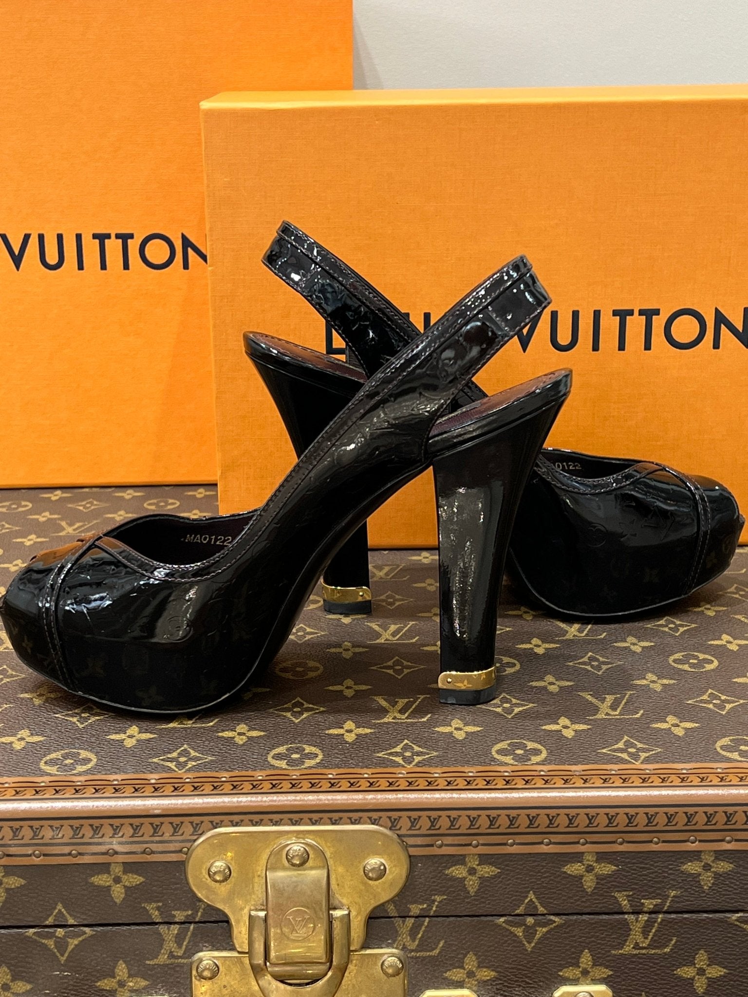 Louis Vuitton - escarpins plateforme cuir vernis bordeaux - Les Folies d&