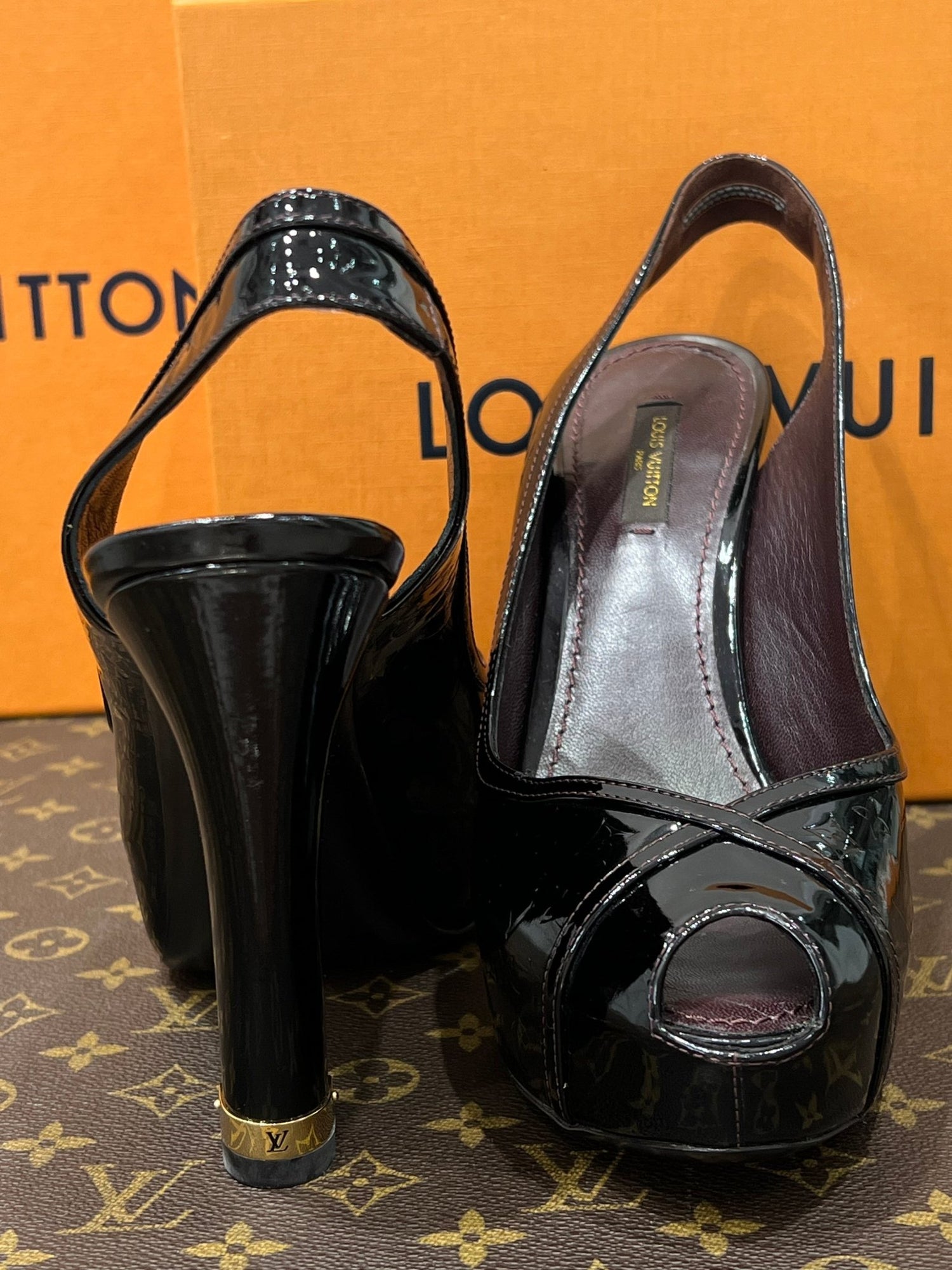 Louis Vuitton - escarpins plateforme cuir vernis bordeaux - Les Folies d&