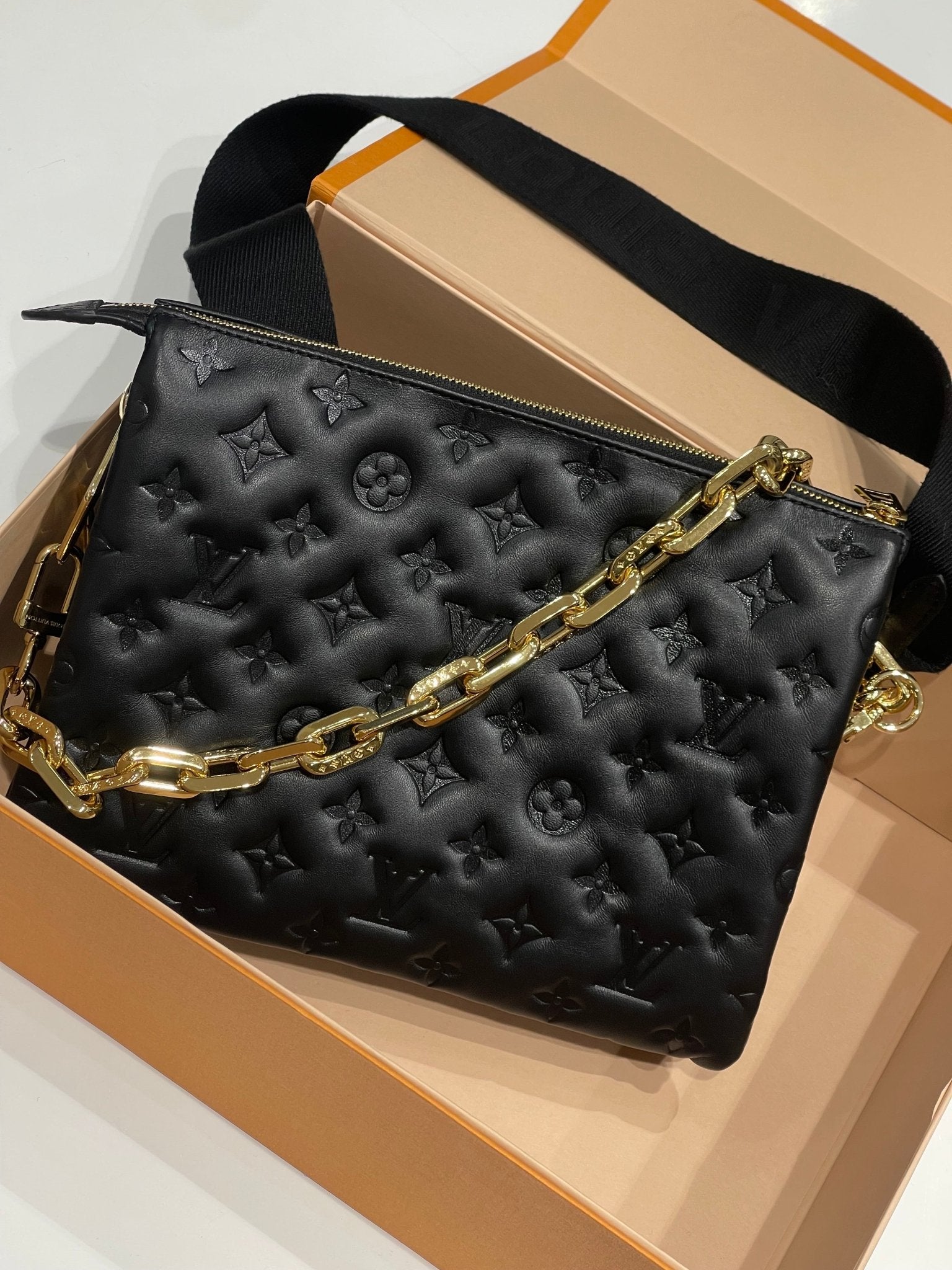 Pochette louis vuitton taille clearance 26