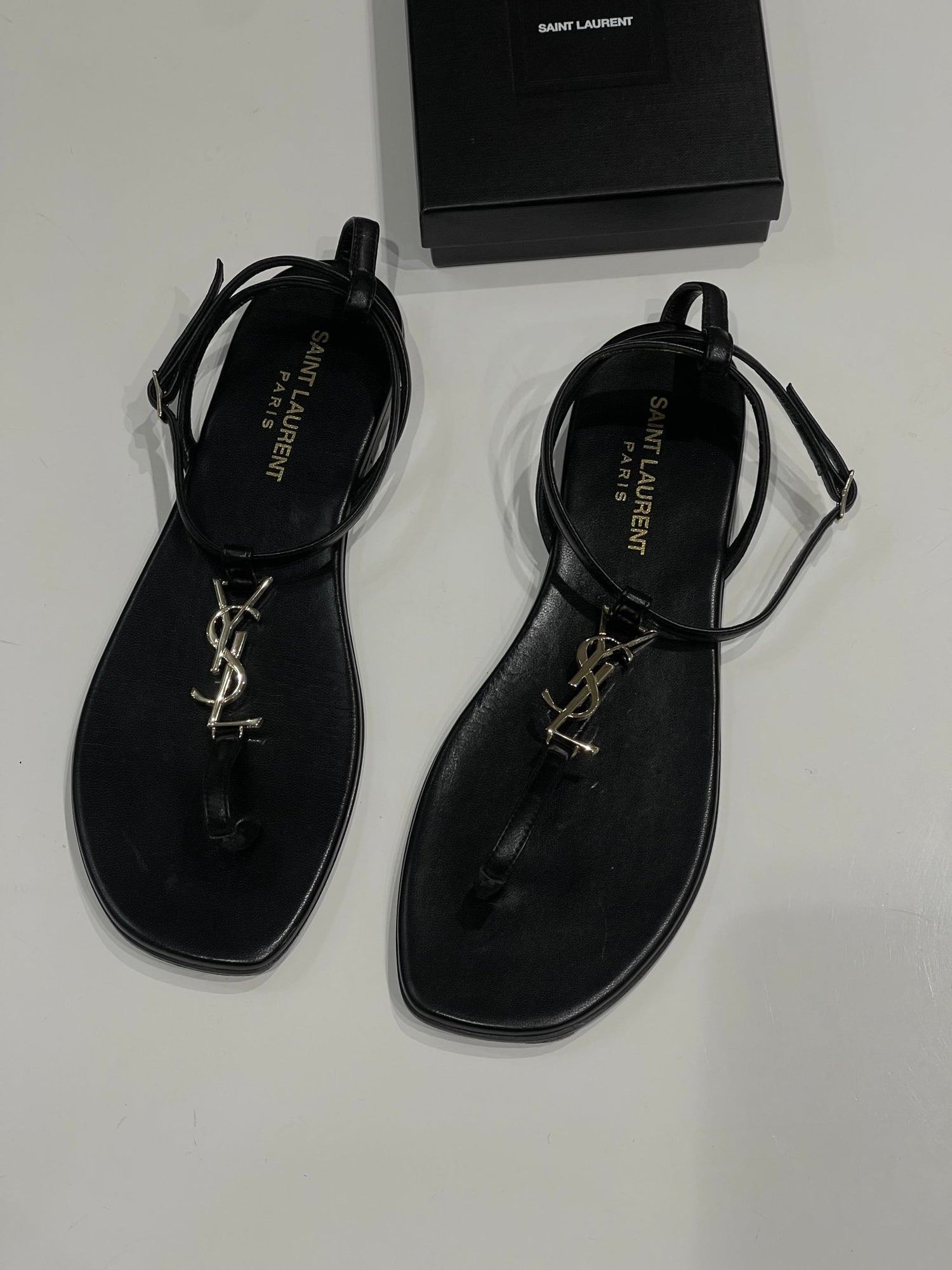 Saint Laurent - Sandales Cassandra T37 - Les Folies d&